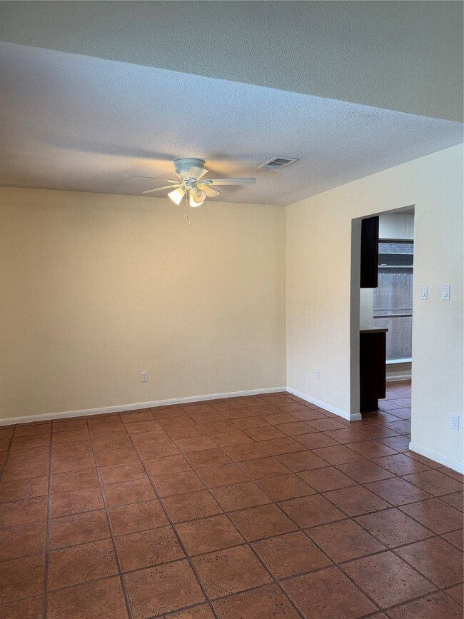 Building Photo - 2314 Clear Ridge Dr