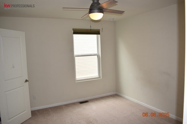 Building Photo - 49603 Shoreline Dr
