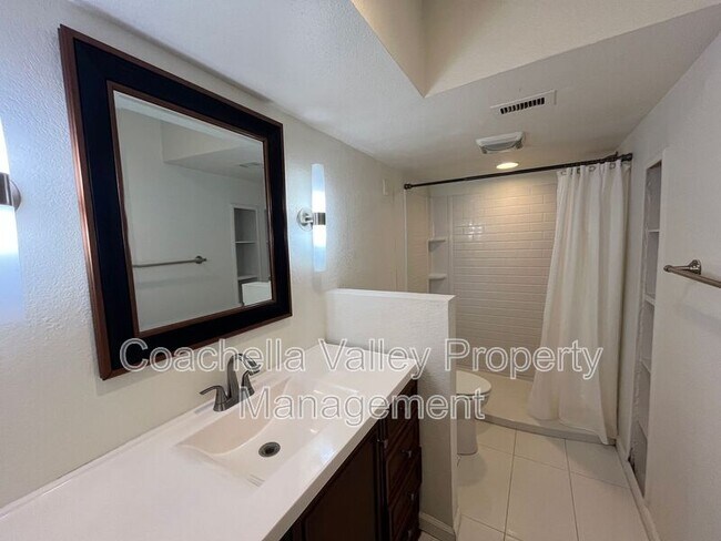 Building Photo - 1655 E Palm Canyon Dr