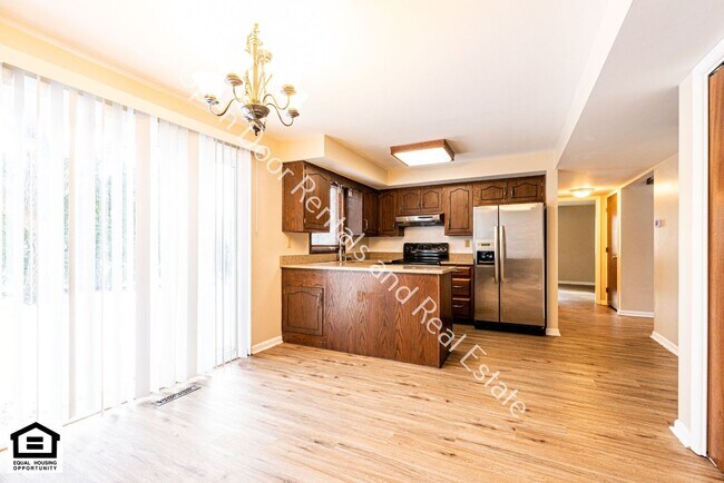 Building Photo - $300 off first months rent. Beautiful HOME! Schedule a showing today!