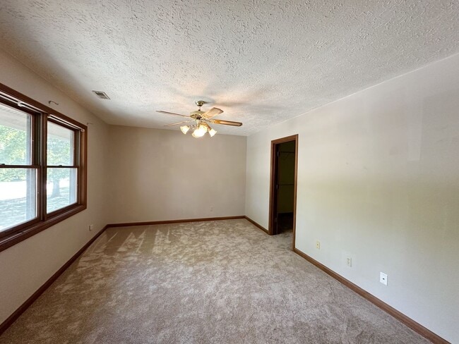 Building Photo - AVAILABLE NOW! Updated 3 Bed/2.5 Bath, 2 Car Garage - Close to Purdue & West Laf. Schools