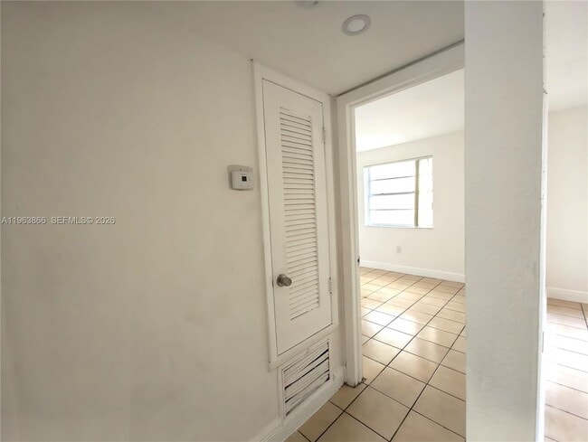 Building Photo - 17255 SW 95th Ave