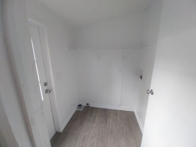 Building Photo - Stunning Manufactured house ready to move in!