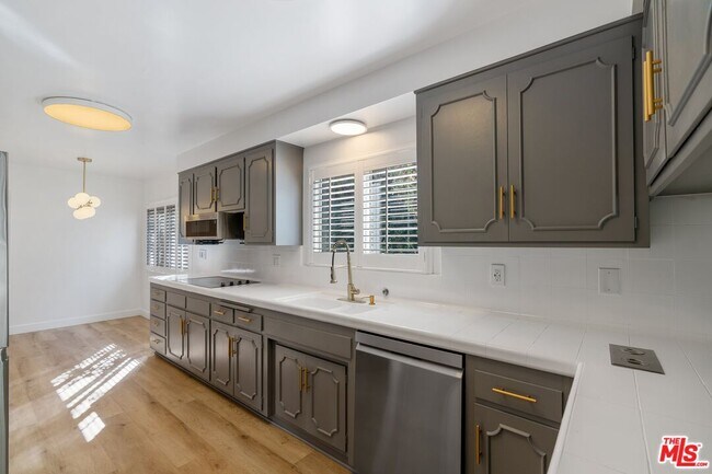 Building Photo - 15974 Tobin Way
