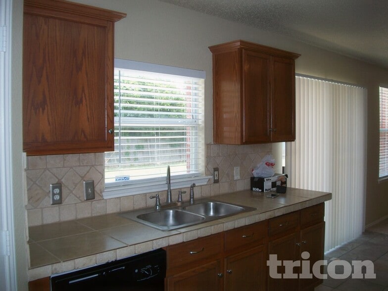 Building Photo - 1817 Citadel Dr