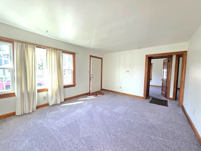 Building Photo - 1017 Tyler Ave