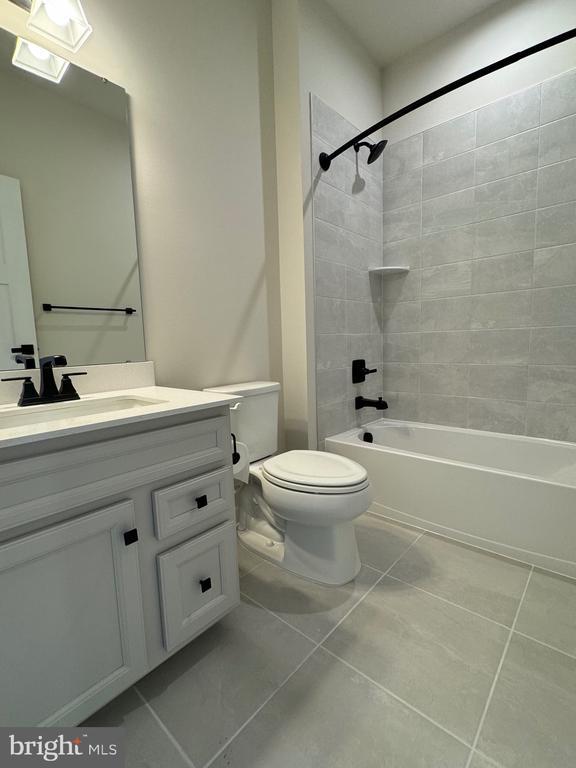 Building Photo - 4532 Briarhaven Dr