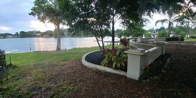 Building Photo - 406 Lillian Dr