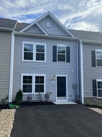 Building Photo - 164 Scotch Pine Dr