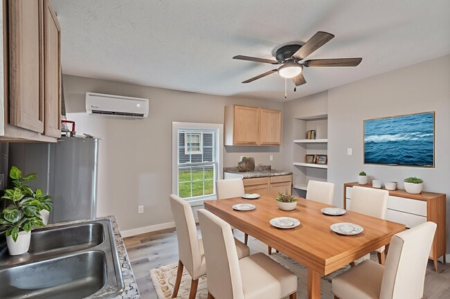 Building Photo - 1442 Magnolia St