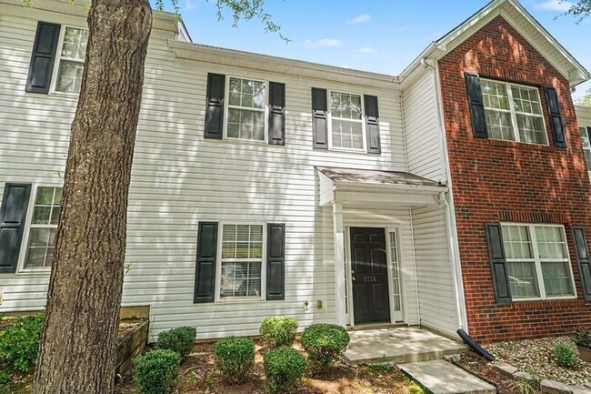 Building Photo - 2224 Winthrop Chase Dr