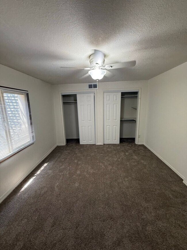 Building Photo - 6840 Delmonico Dr