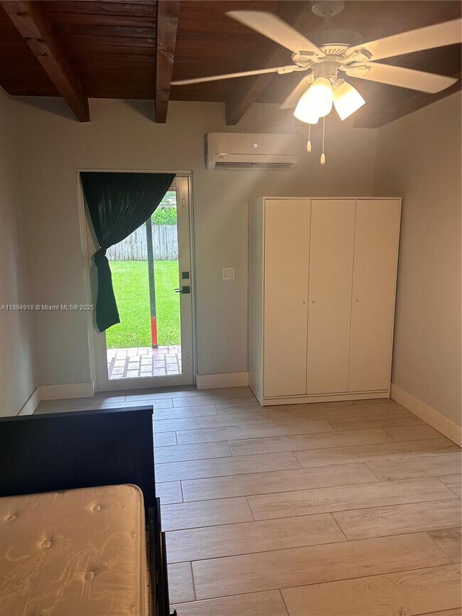 Building Photo - 6431 SW 64th Ct