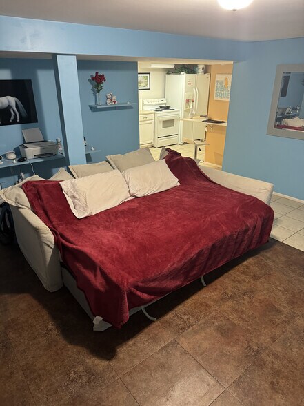 Building Photo - 17781 E 13 Mile Rd