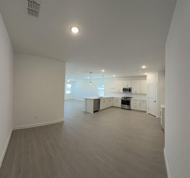 Building Photo - 8338 Bay Oaks Dr