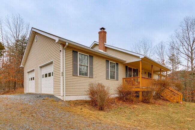 Building Photo - 443 Arrowhead Rd