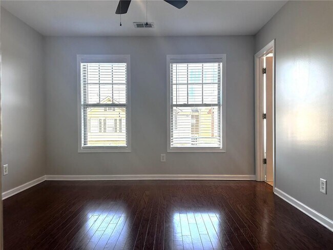 Building Photo - 117 Townview Dr