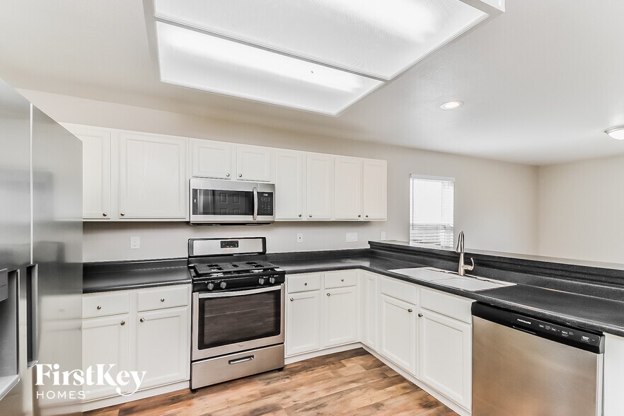 Building Photo - 942 Square Dance Ln