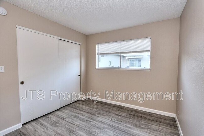 Building Photo - 319 Montrose Dr