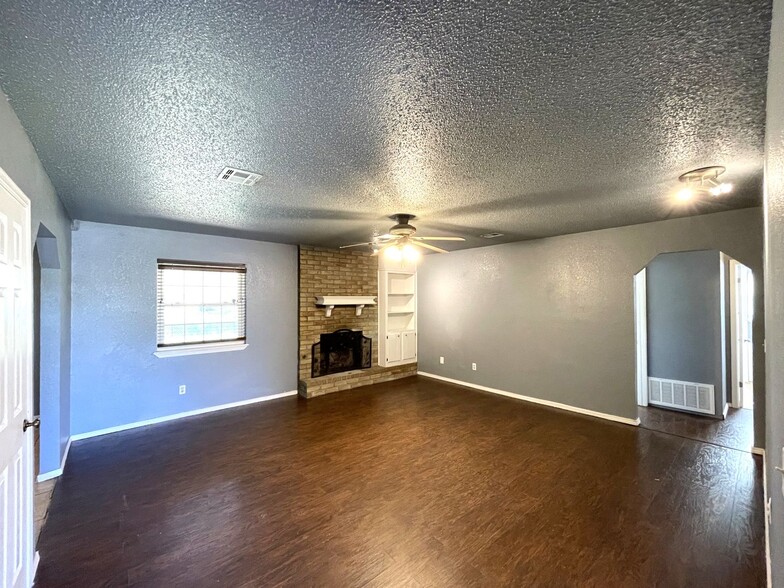 Building Photo - 5328 Coble St