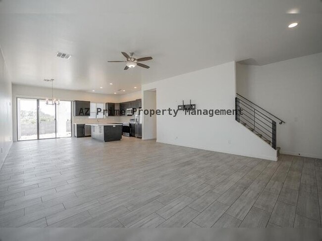 Building Photo - 1409 E Shangri La Rd