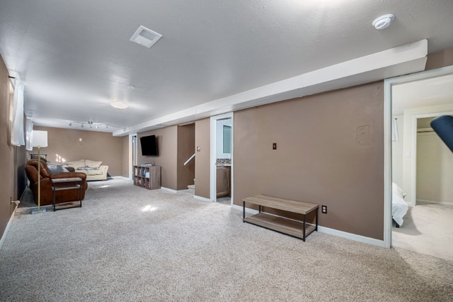 Building Photo - 980 Dakin St
