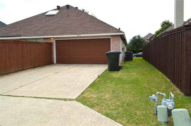 Building Photo - 3402 Ashleaf Dr