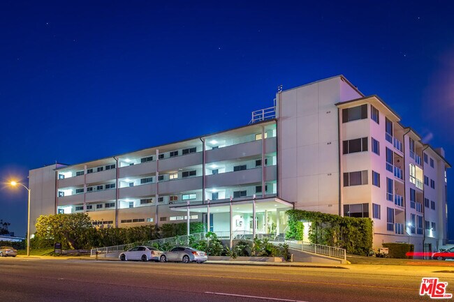 Building Photo - 22548 Pacific Coast Hwy