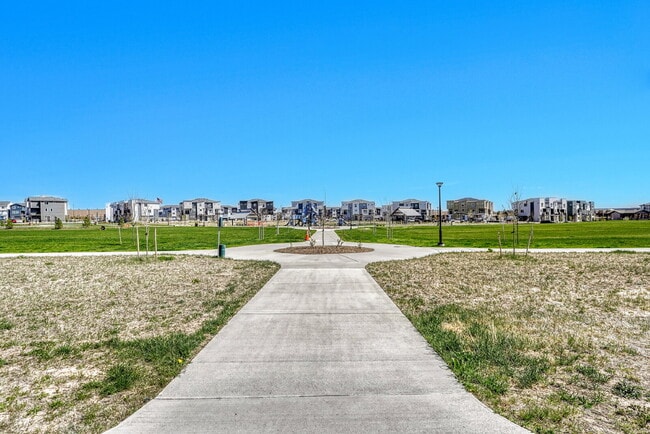 Building Photo - $2,300, beautiful 3-bedroom, 2.5-bathroom ...