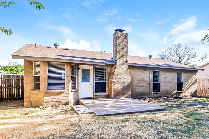 Building Photo - 2821 Lana Cir