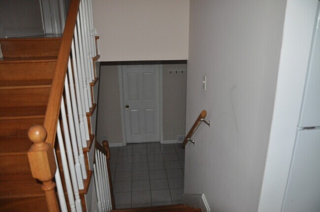 Building Photo - 504 Michael Manor