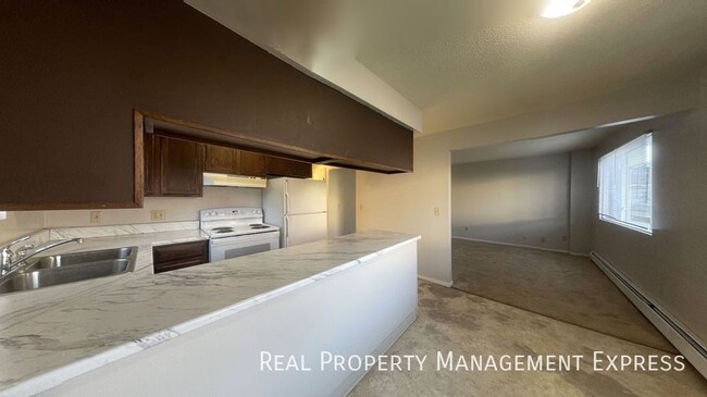 Building Photo - 3709 S Cathy Ave
