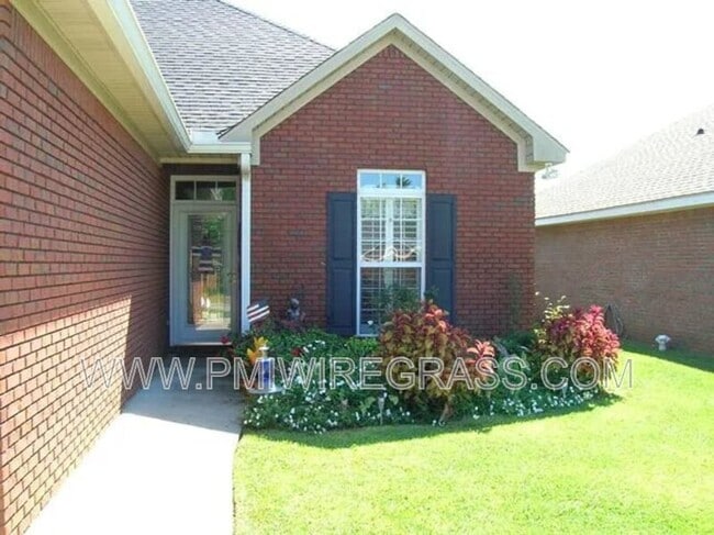 Building Photo - 249 Windsor Garden Dr