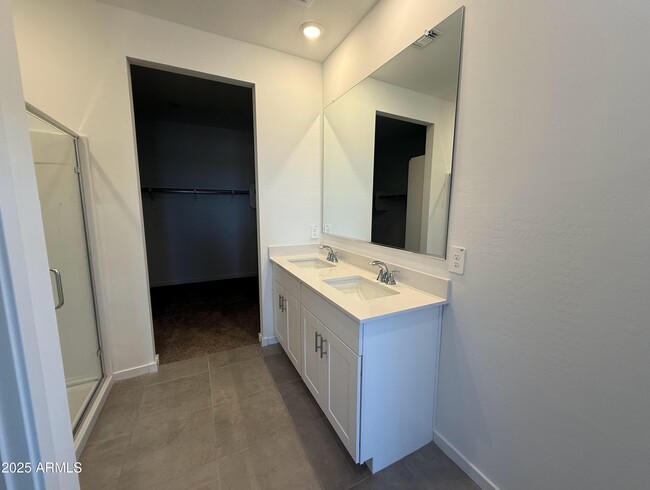 Building Photo - 3814 S 87th Dr