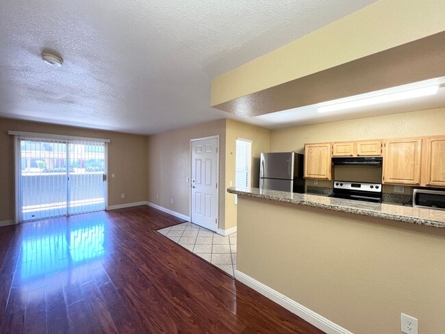 Building Photo - 5055 W Hacienda Ave