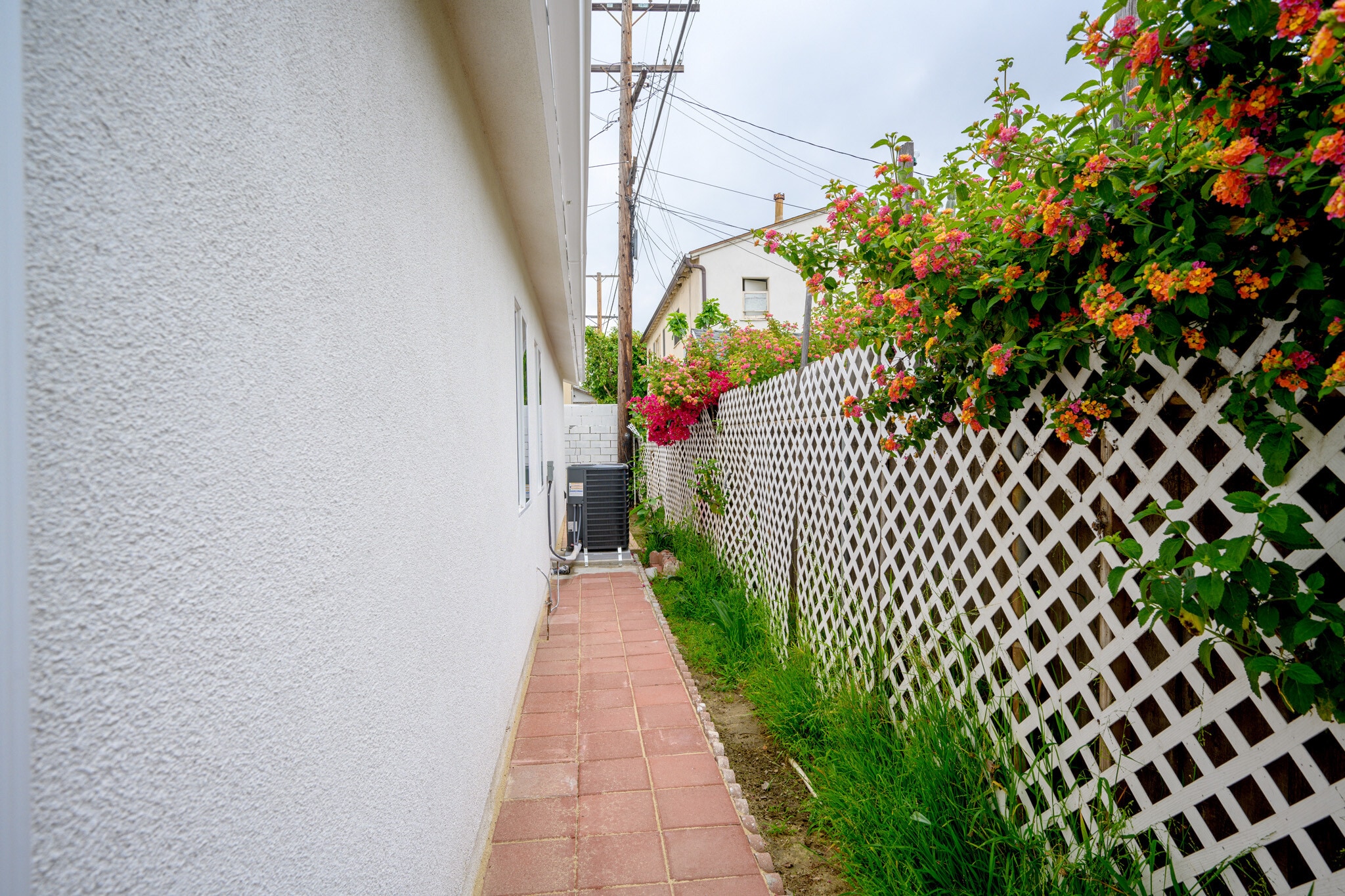 Building Photo - 536 South St