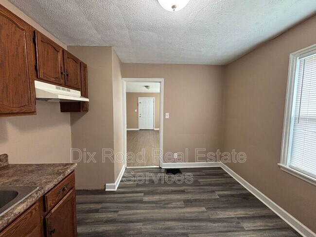 Building Photo - 1110 Ellen Dr