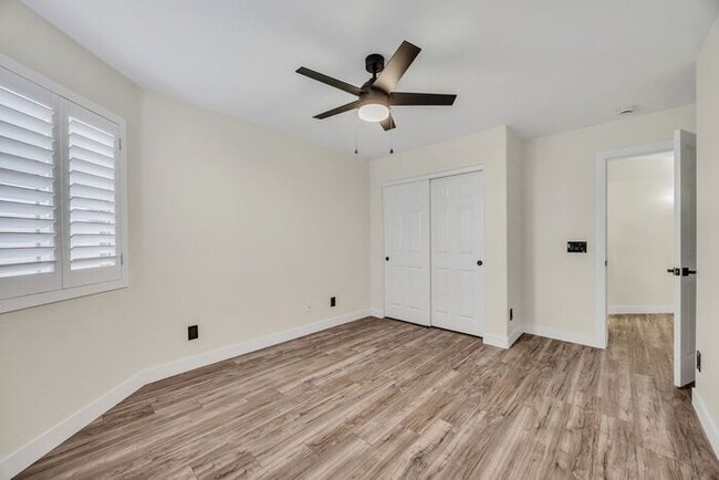 Building Photo - 3283 E Bonanza Rd