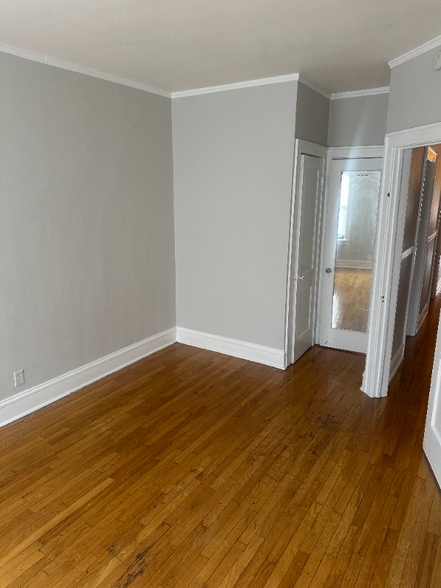 Building Photo - 8009 S Phillips Ave