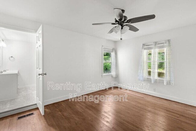 Building Photo - 714 85th St S