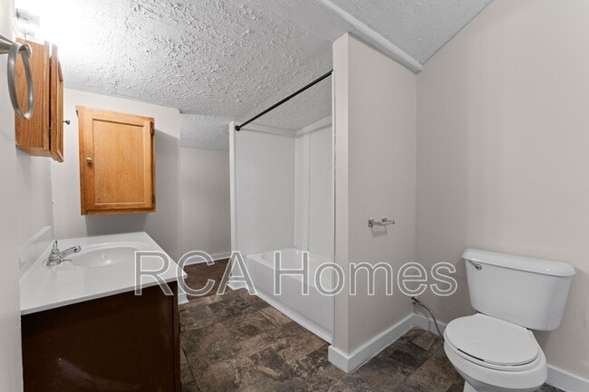 Building Photo - 446 Shelby St