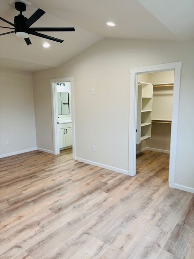 Building Photo - Brand New Duplex with upgraded finishes th...