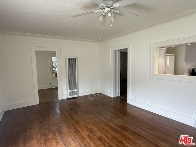 Building Photo - 1316 S Bundy Dr