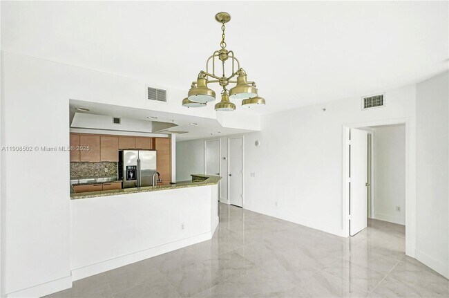 Building Photo - 14951 Royal Oaks Ln