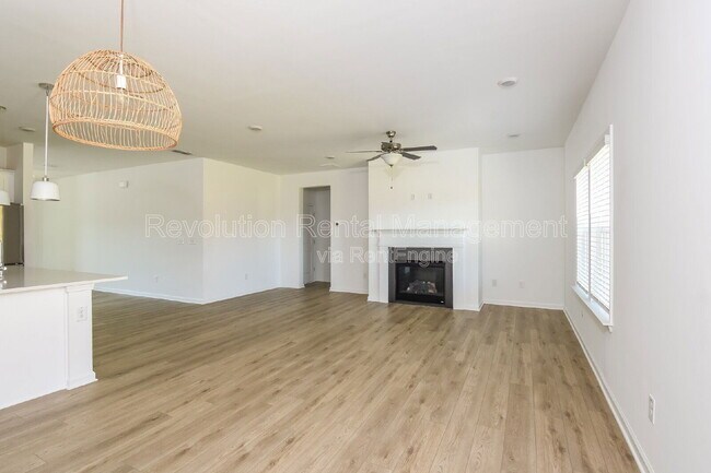 Building Photo - 319 Foxhill Dr