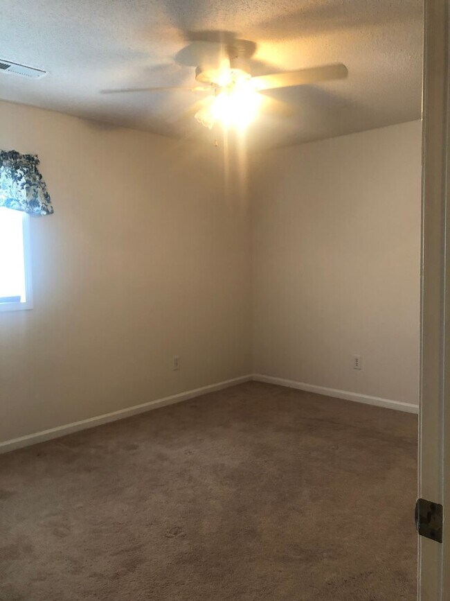 Building Photo - 204 Double Eagle Dr