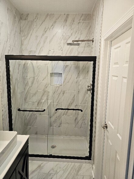 Building Photo - 2033 Carrollton Ave