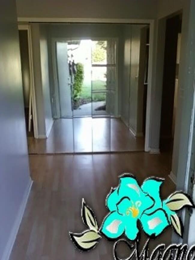 Building Photo - Dr. Phillips 4 Bedroom 2 Bathroom,