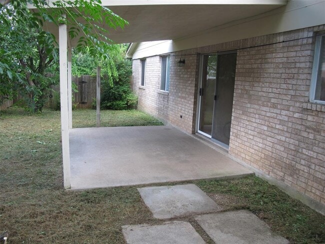 Building Photo - 902 Quartz Ct