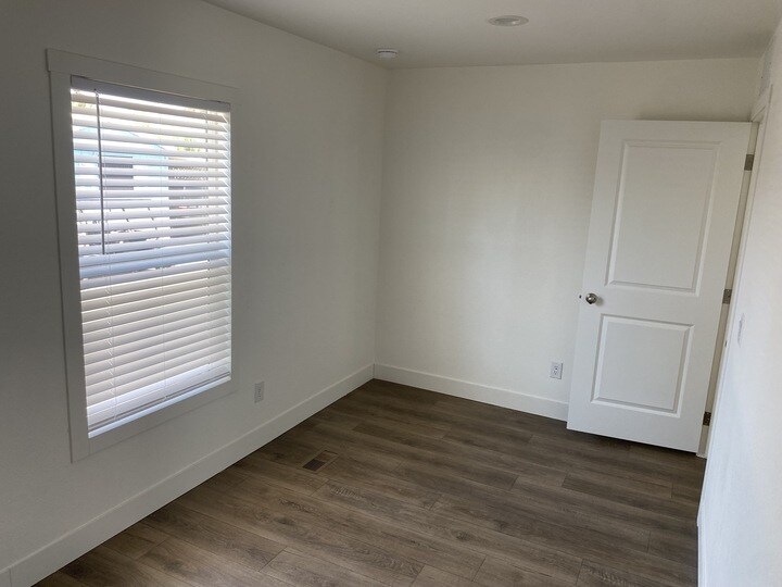 Building Photo - 2060 N Center St